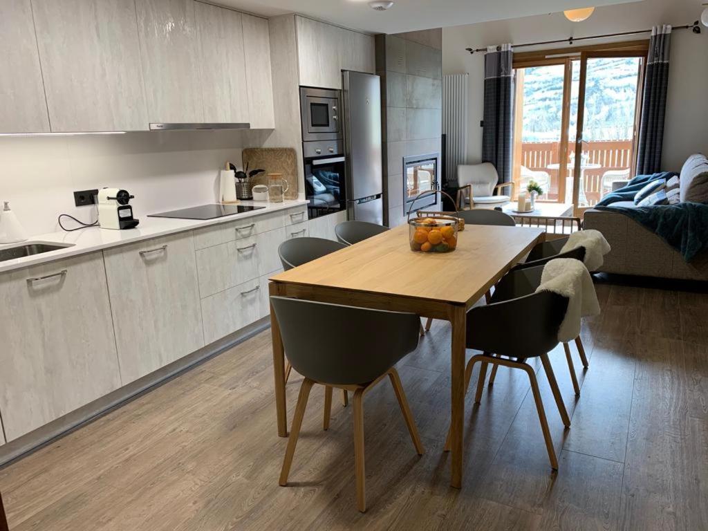 Tuca Del Mont Apartment Benasque Luaran gambar