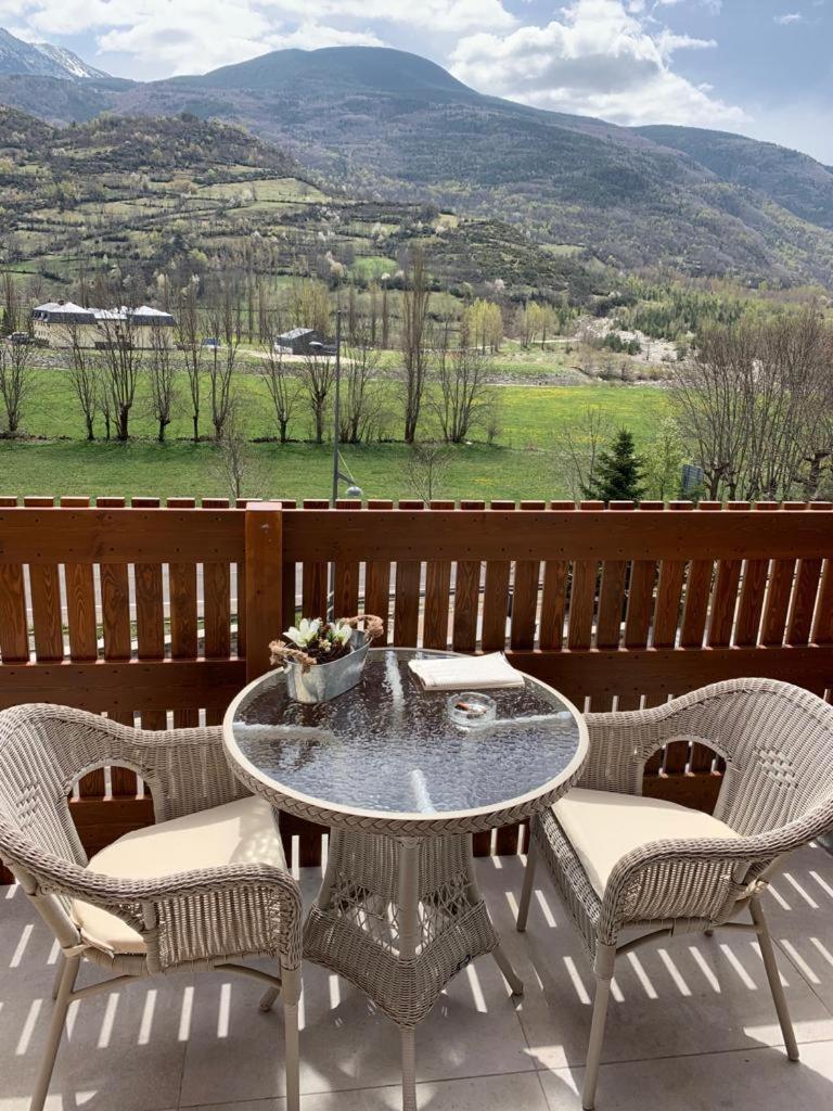 Tuca Del Mont Apartment Benasque Luaran gambar